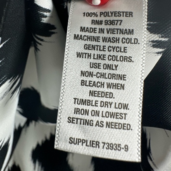 Worthington Women’s V-Neck Silky Black & White Short Sleeve Blouse, Size Medium - Picture 5 of 6
